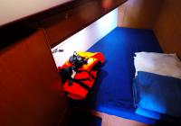 bateau à voile bavaria 46 cruiser voilier intérieur cabine avant gauche